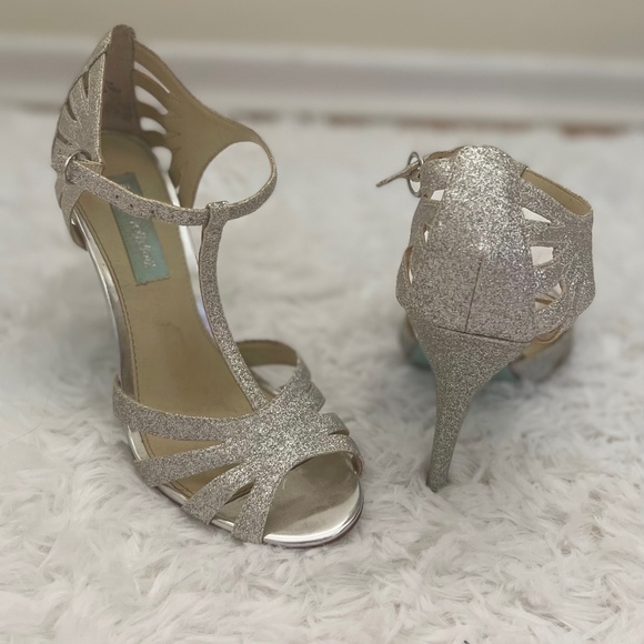 Blue by Betsey Johnson - silver with teal bottoms - Picture 1 of 3